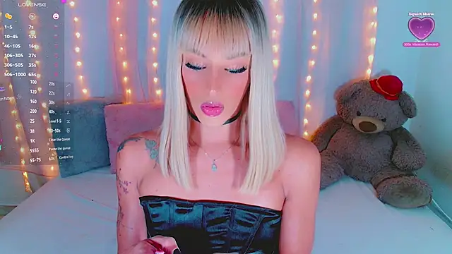 Snapshot of AlanaBekeer chatting on October 24, 11:12 pm AlanaBekeer online show from October 24, 11:12 pm