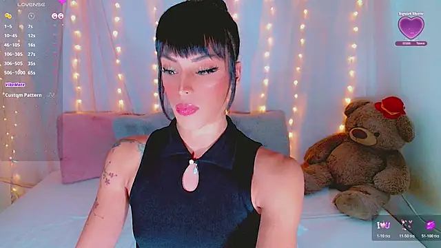 Snapshot of AlanaBekeer chatting on November 8, 9:13 pm AlanaBekeer online show from November 8, 9:13 pm