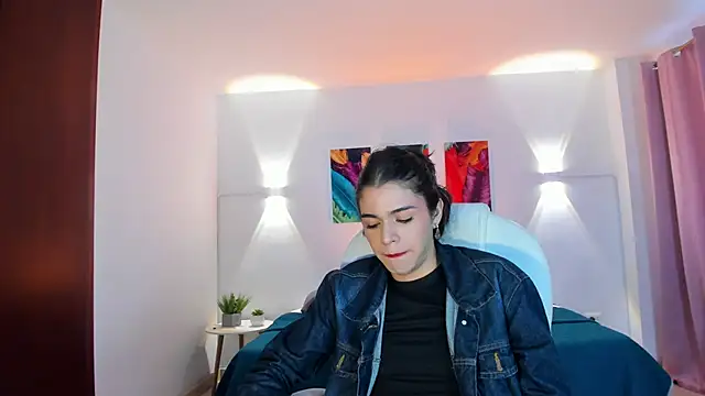 Snapshot of NoahCasstro chatting on December 29, 2:10 pm NoahCasstro online show from December 29, 2:10 pm