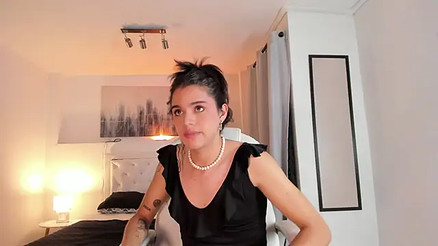 Snapshot of NoahCasstro chatting on January 5, 9:57 pm NoahCasstro online show from January 5, 9:57 pm