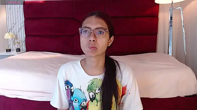 Snapshot of sara_saenz99 chatting on January 25, 4:35 pm sara saenz99 online show from January 25, 4:35 pm