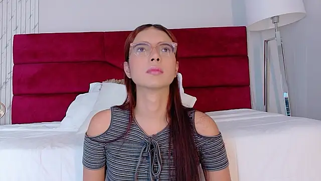 Snapshot of sara_saenz99 chatting on November 28, 7:05 pm sara saenz99 online show from November 28, 7:05 pm