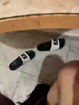 Snapshot of skrigul12 chatting on December 7, 4:36 pm skrigul12 online show from December 7, 4:36 pm