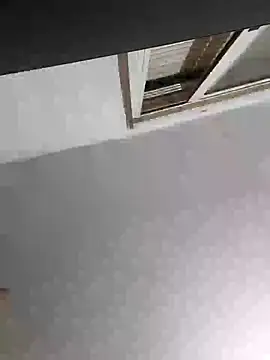 Snapshot of skrigul12 chatting on December 28, 8:15 pm skrigul12 online show from December 28, 8:15 pm