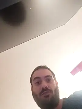 Snapshot of skrigul12 chatting on December 19, 8:49 pm skrigul12 online show from December 19, 8:49 pm