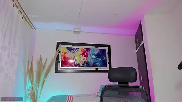 Snapshot of Scarlett_811 chatting on March 5, 2:36 am Scarlett 811 online show from March 5, 2:36 am