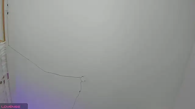 Snapshot of Scarlett_811 chatting on April 16, 5:25 pm Scarlett 811 online show from April 16, 5:25 pm