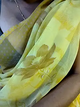 Snapshot of VR_here_4U chatting on June 3, 6:02 pm VR here 4U online show from June 3, 6:02 pm