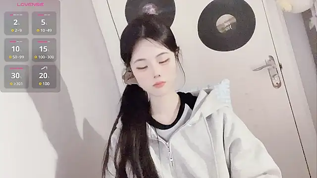 Qedgjwyz1 online show from February 11, 4:44 am