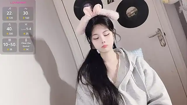 Qedgjwyz1 online show from March 17, 3:36 am