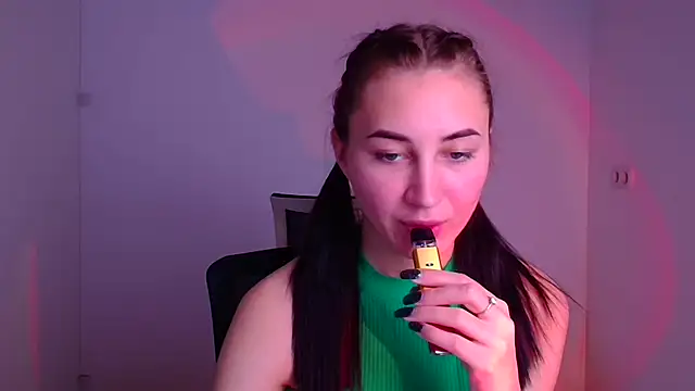 Jennifer Blum online show from December 5, 9:17 am