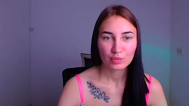 Jennifer Blum online show from December 10, 9:55 am