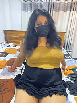 NOORA-GIRL online show from February 24, 10:30 pm