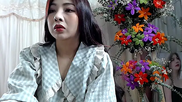 Snapshot of MiMi_0293 chatting on January 9, 4:08 am MiMi 0293 online show from January 9, 4:08 am