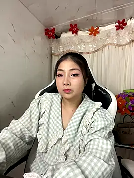 Snapshot of MiMi_0293 chatting on October 24, 2:13 pm MiMi 0293 online show from October 24, 2:13 pm