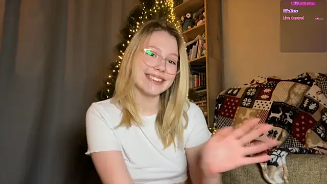 HoneyAudrey online show from December 8, 11:29 pm