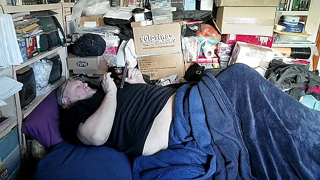 hadeszeuss2 online show from March 17, 2:42 pm