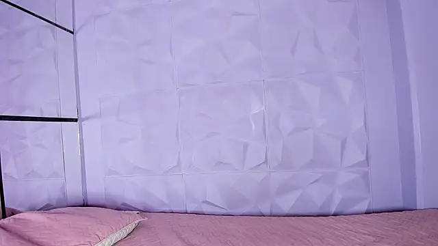  LittleLia online show from October 20, 1:11 pm