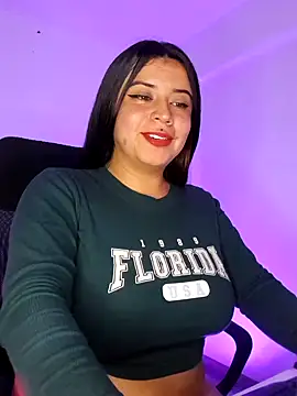 Snapshot of Devilsweet17 chatting on January 12, 1:21 am Devilsweet17 online show from January 12, 1:21 am