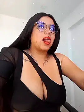 Snapshot of Devilsweet17 chatting on January 18, 4:42 pm Devilsweet17 online show from January 18, 4:42 pm