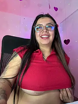 Snapshot of Devilsweet17 chatting on February 14, 3:11 am Devilsweet17 online show from February 14, 3:11 am