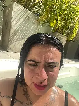 Snapshot of Devilsweet17 chatting on March 8, 3:02 pm Devilsweet17 online show from March 8, 3:02 pm