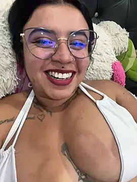 Snapshot of Devilsweet17 chatting on March 21, 11:12 pm Devilsweet17 online show from March 21, 11:12 pm