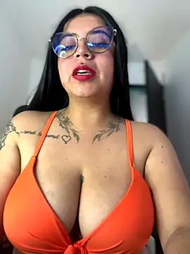 Snapshot of Devilsweet17 chatting on September 18, 12:07 pm Devilsweet17 online show from September 18, 12:07 pm