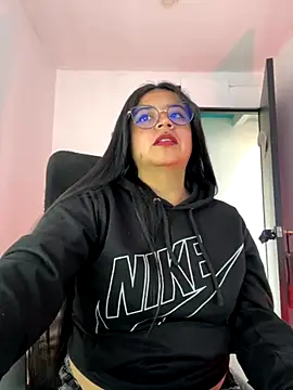 Snapshot of Devilsweet17 chatting on September 23, 8:34 pm Devilsweet17 online show from September 23, 8:34 pm