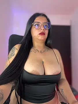 Snapshot of Devilsweet17 chatting on September 27, 10:04 pm Devilsweet17 online show from September 27, 10:04 pm