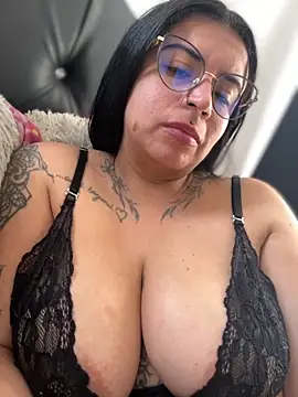 Snapshot of Devilsweet17 chatting on September 28, 3:17 pm Devilsweet17 online show from September 28, 3:17 pm