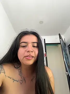 Snapshot of Devilsweet17 chatting on October 25, 5:40 pm Devilsweet17 online show from October 25, 5:40 pm