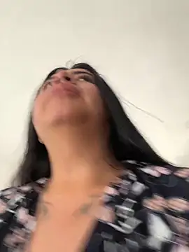 Snapshot of Devilsweet17 chatting on October 26, 2:23 pm Devilsweet17 online show from October 26, 2:23 pm