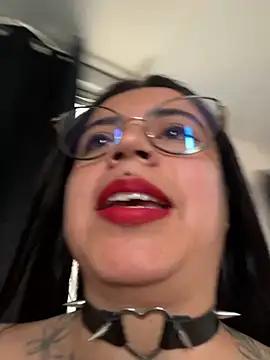 Snapshot of Devilsweet17 chatting on October 30, 6:52 pm Devilsweet17 online show from October 30, 6:52 pm