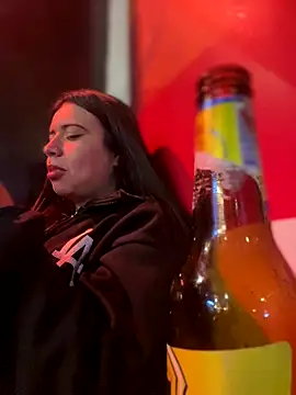 Snapshot of Devilsweet17 chatting on November 28, 4:26 am Devilsweet17 online show from November 28, 4:26 am