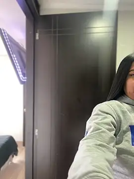 Devilsweet17 online show from March 17, 8:01 pm