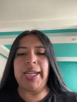 Snapshot of Devilsweet17 chatting on May 23, 5:39 pm Devilsweet17 online show from May 23, 5:39 pm