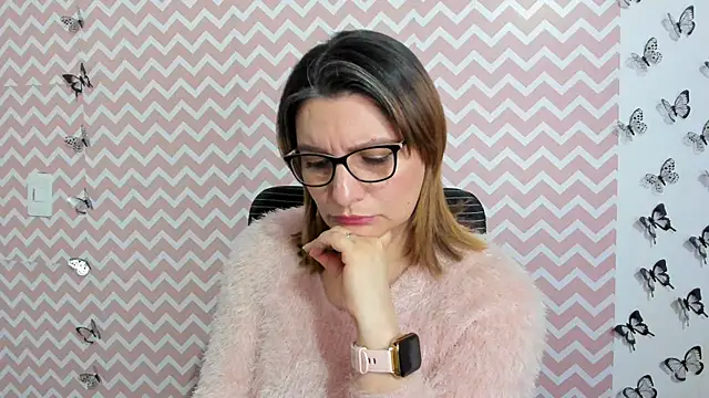 Amie Adams82  online show from February 24, 8:03 pm