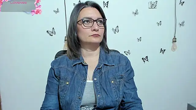 Amie Adams82  online show from October 20, 2:50 pm