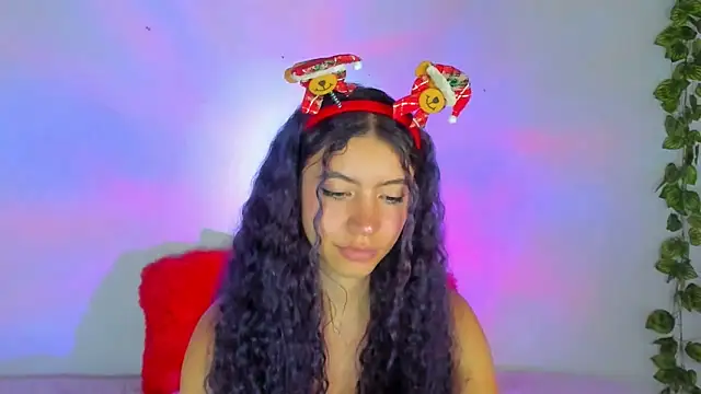 Snapshot of Dear_anne chatting on December 6, 2:24 am Dear anne online show from December 6, 2:24 am