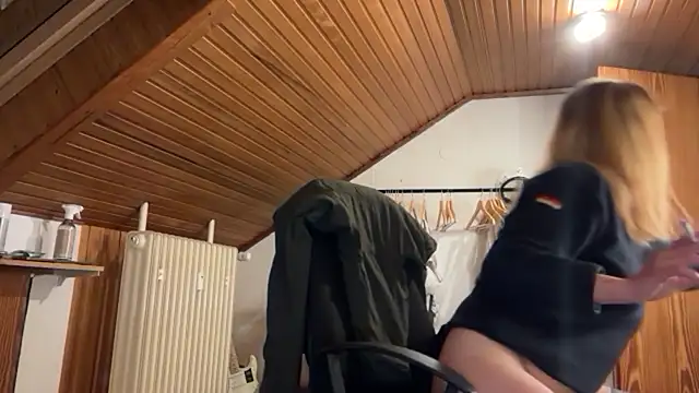 JeSuisUnTapin online show from September 24, 6:44 pm