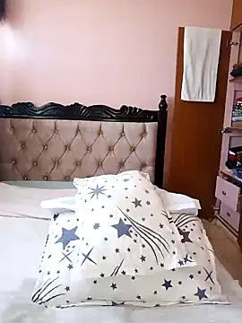 pretty-eyes23 online show from January 17, 10:00 am