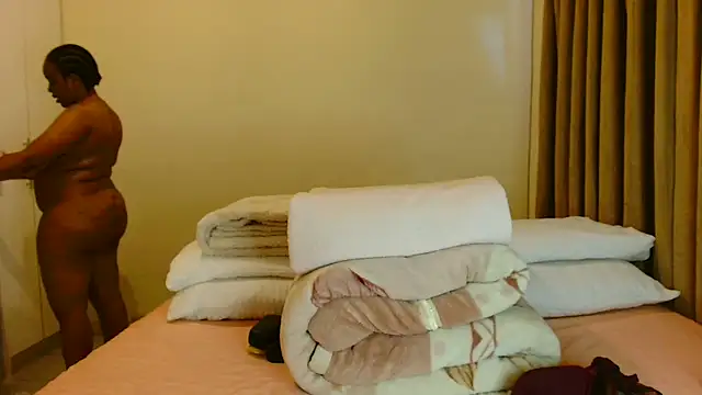 Snapshot of ALEXABOUJEE95 chatting on January 6, 3:05 pm ALEXABOUJEE95 online show from January 6, 3:05 pm