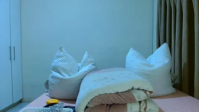 Snapshot of ALEXABOUJEE95 chatting on February 21, 3:51 am ALEXABOUJEE95 online show from February 21, 3:51 am