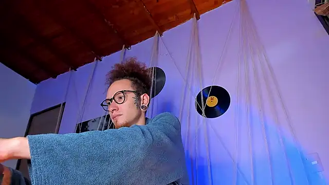 MrShaggy online show from February 3, 12:57 pm