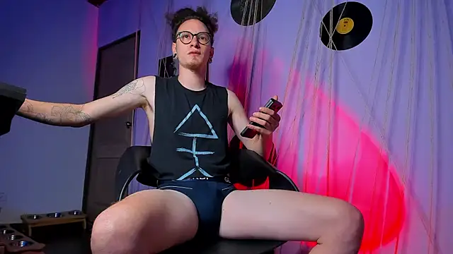 MrShaggy online show from February 19, 11:46 pm