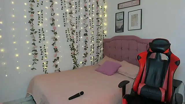 Snapshot of Antonella_heinz chatting on May 14, 6:47 pm Antonella heinz online show from May 14, 6:47 pm