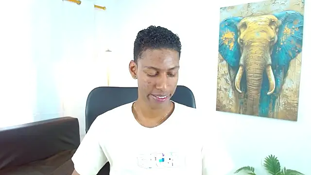 maiki18  online show from December 16, 9:20 pm