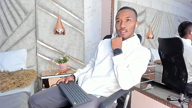 JamesParck online show from January 10, 12:15 pm