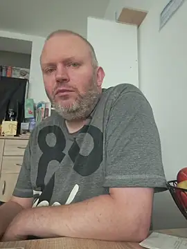 ShyBoy1982 online show from June 3, 9:23 am